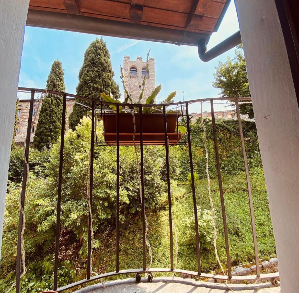 The Queen Tower Bed & Breakfast Desenzano del Garda Luaran gambar