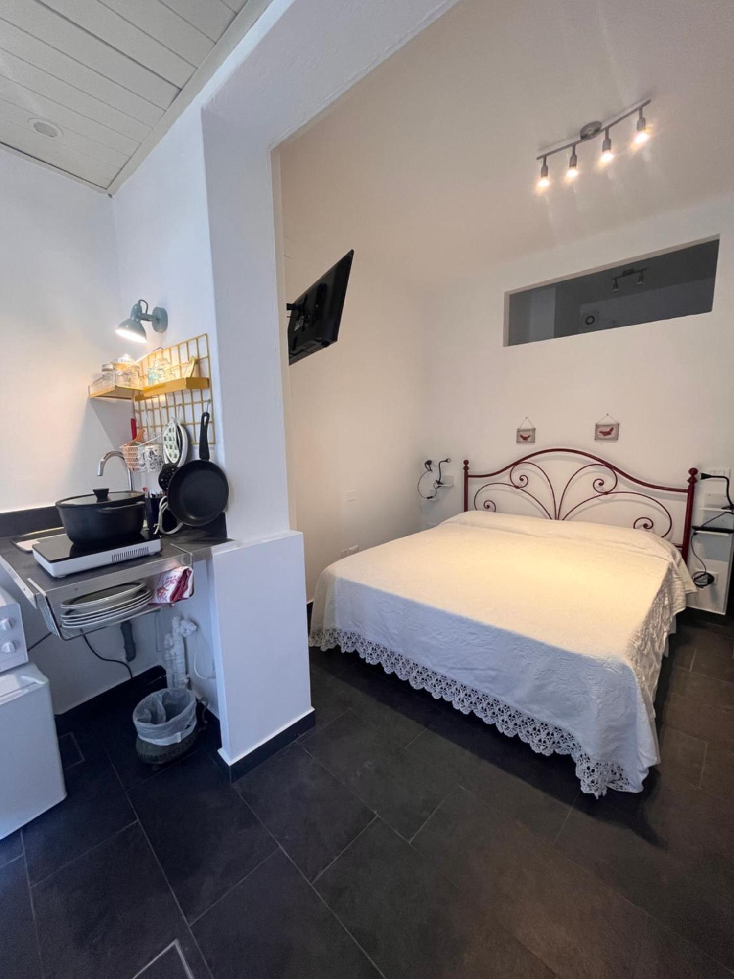 The Queen Tower Bed & Breakfast Desenzano del Garda Luaran gambar