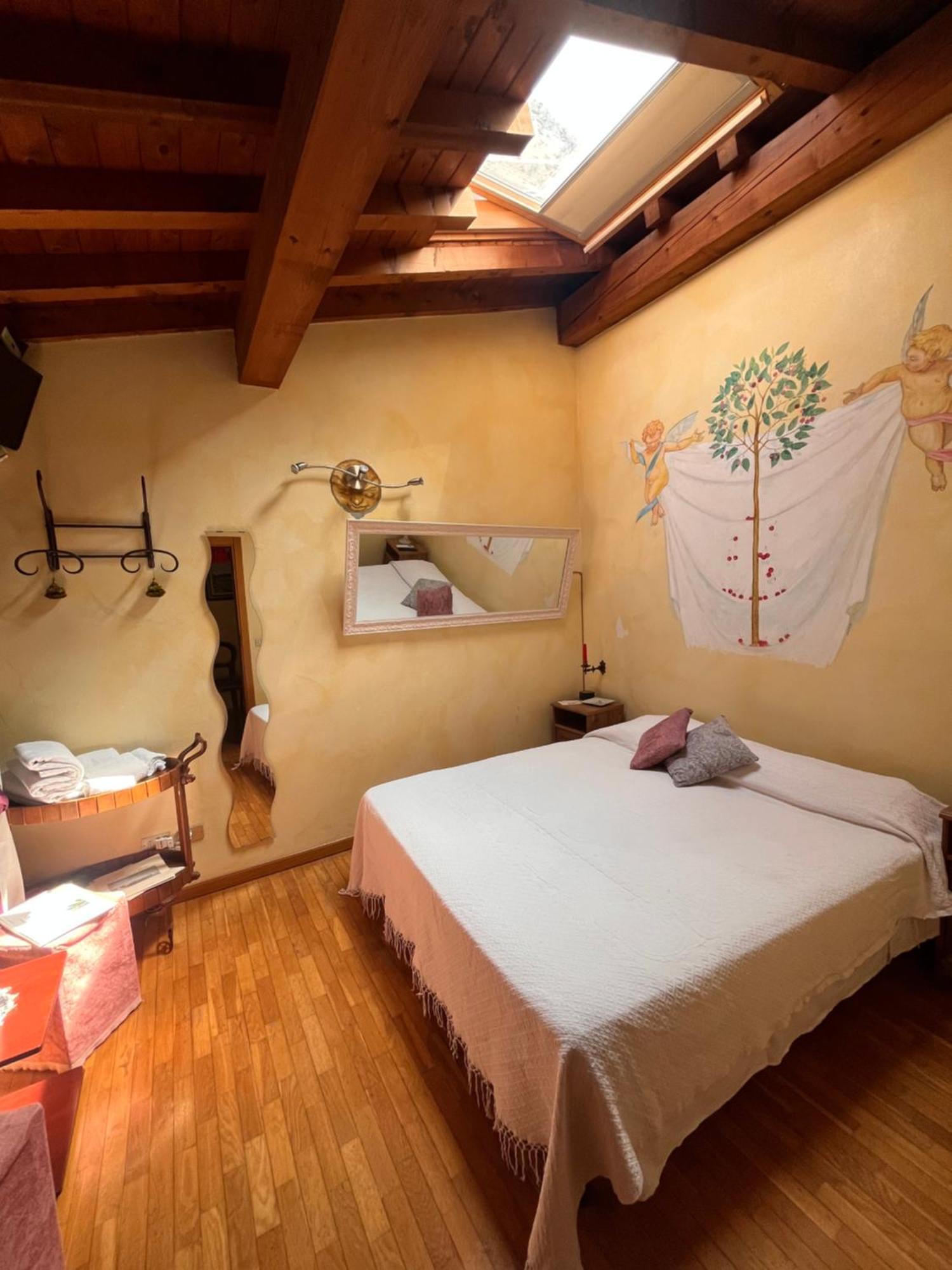 The Queen Tower Bed & Breakfast Desenzano del Garda Luaran gambar