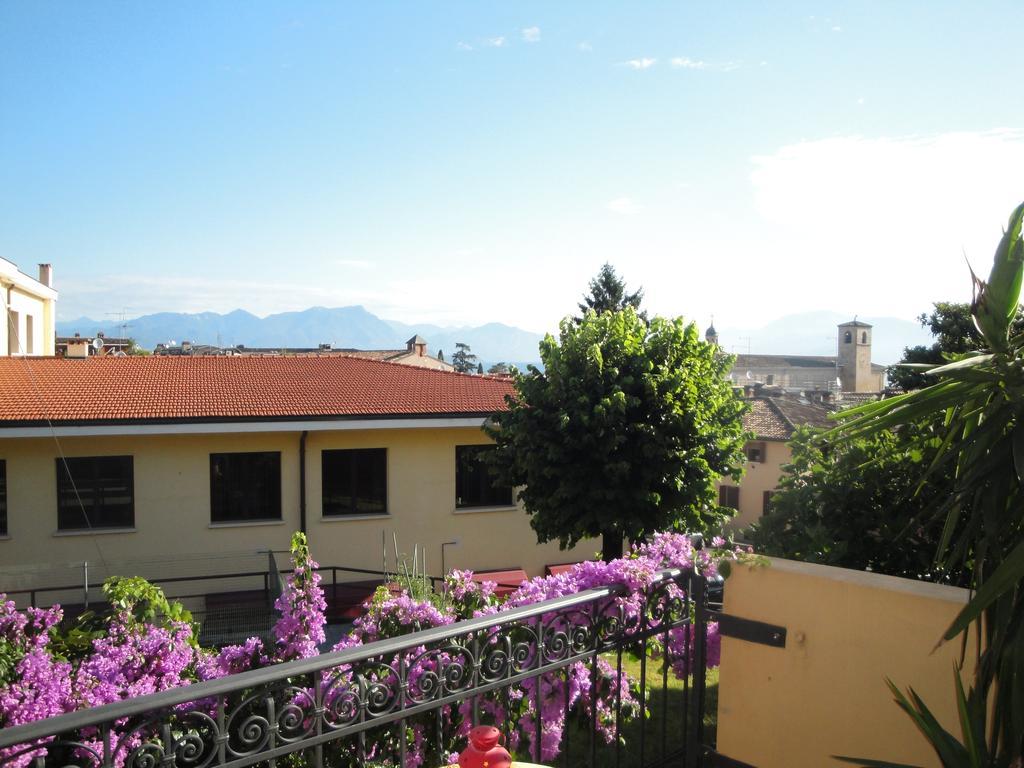 The Queen Tower Bed & Breakfast Desenzano del Garda Luaran gambar