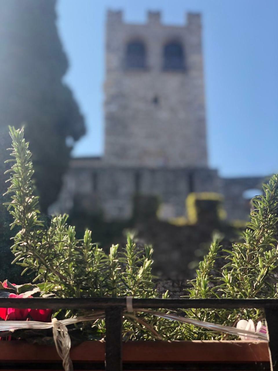 The Queen Tower Desenzano del Garda Luaran gambar